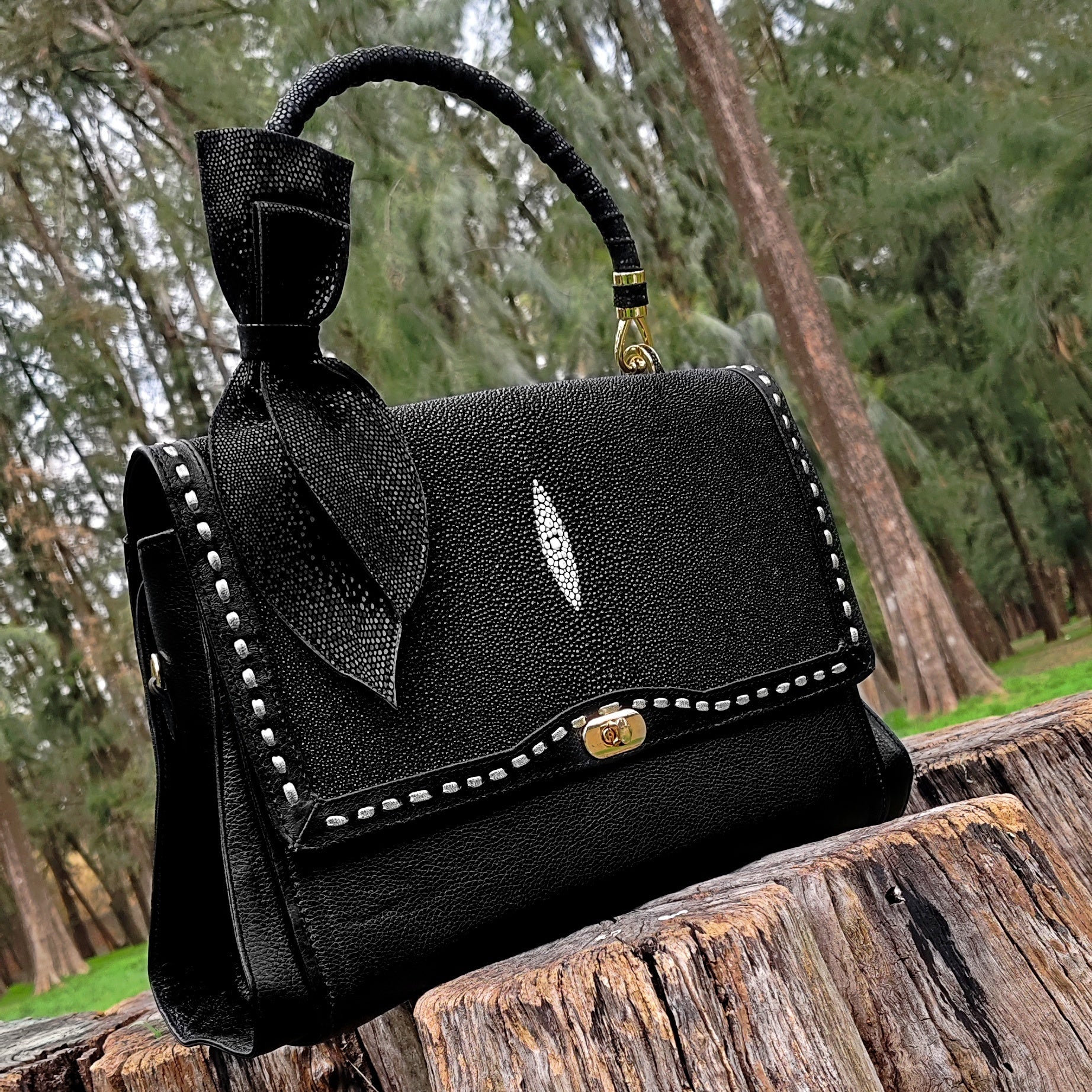 Bolso De Mantarraya Modelo Monique
