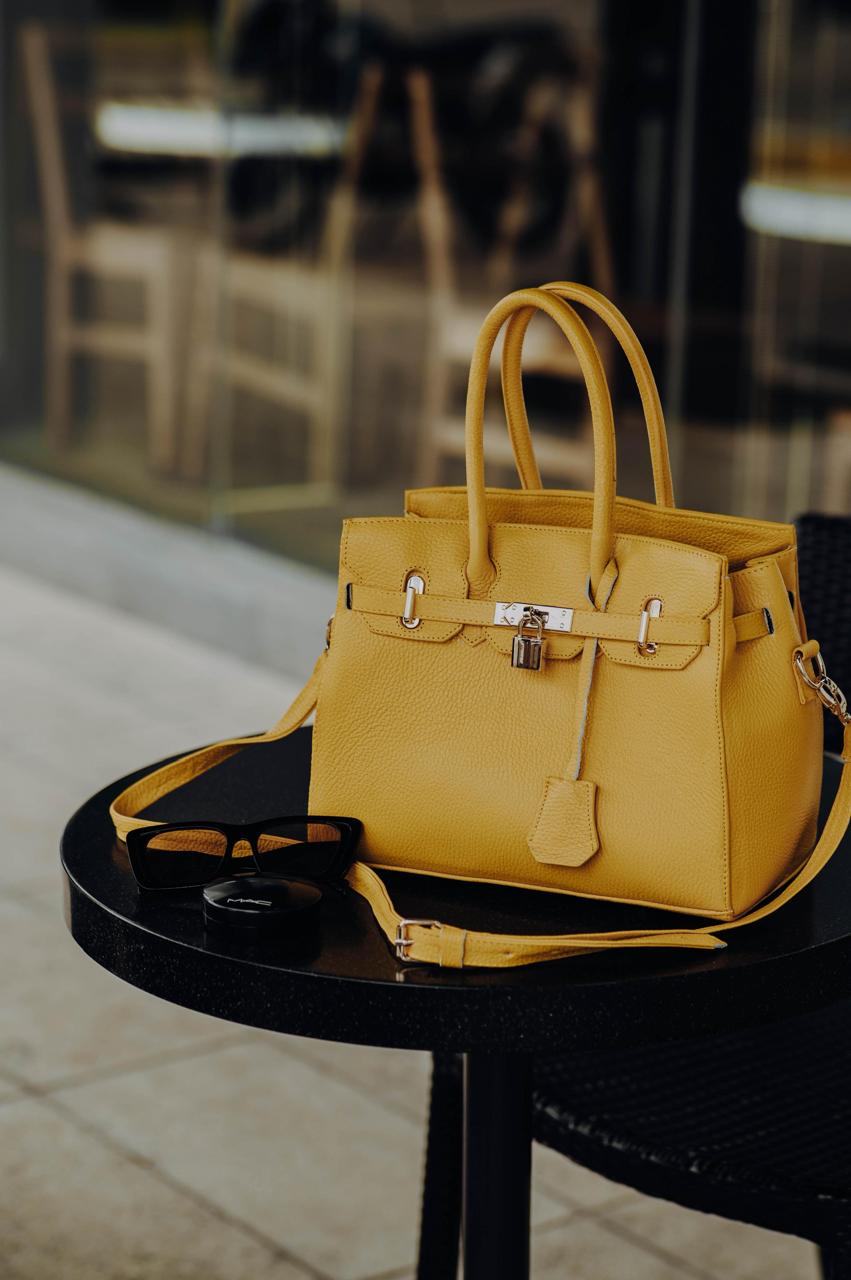 Bolso De Piel Modelo Victoria Amarilla