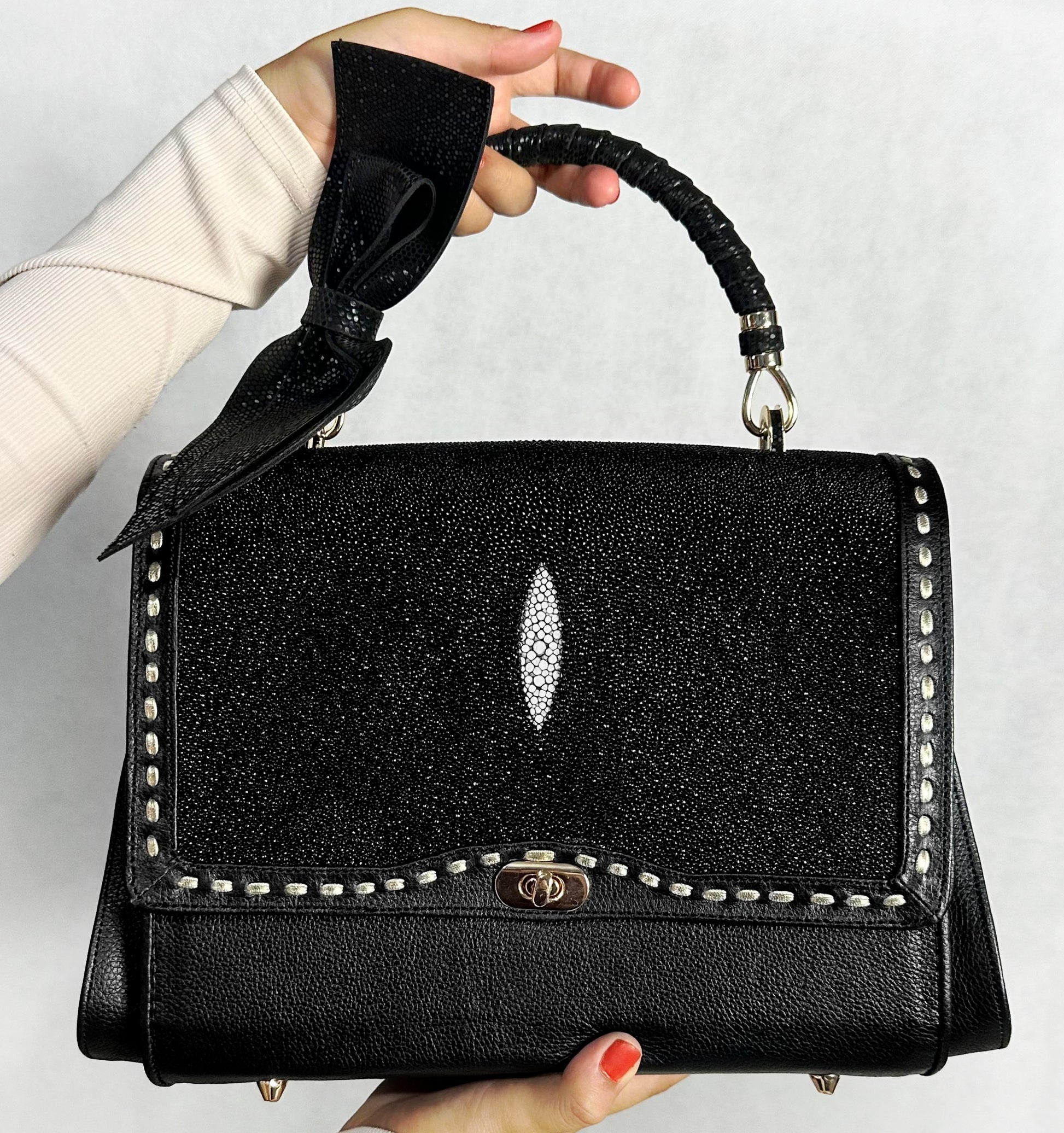 Bolso De Mantarraya Modelo Monique