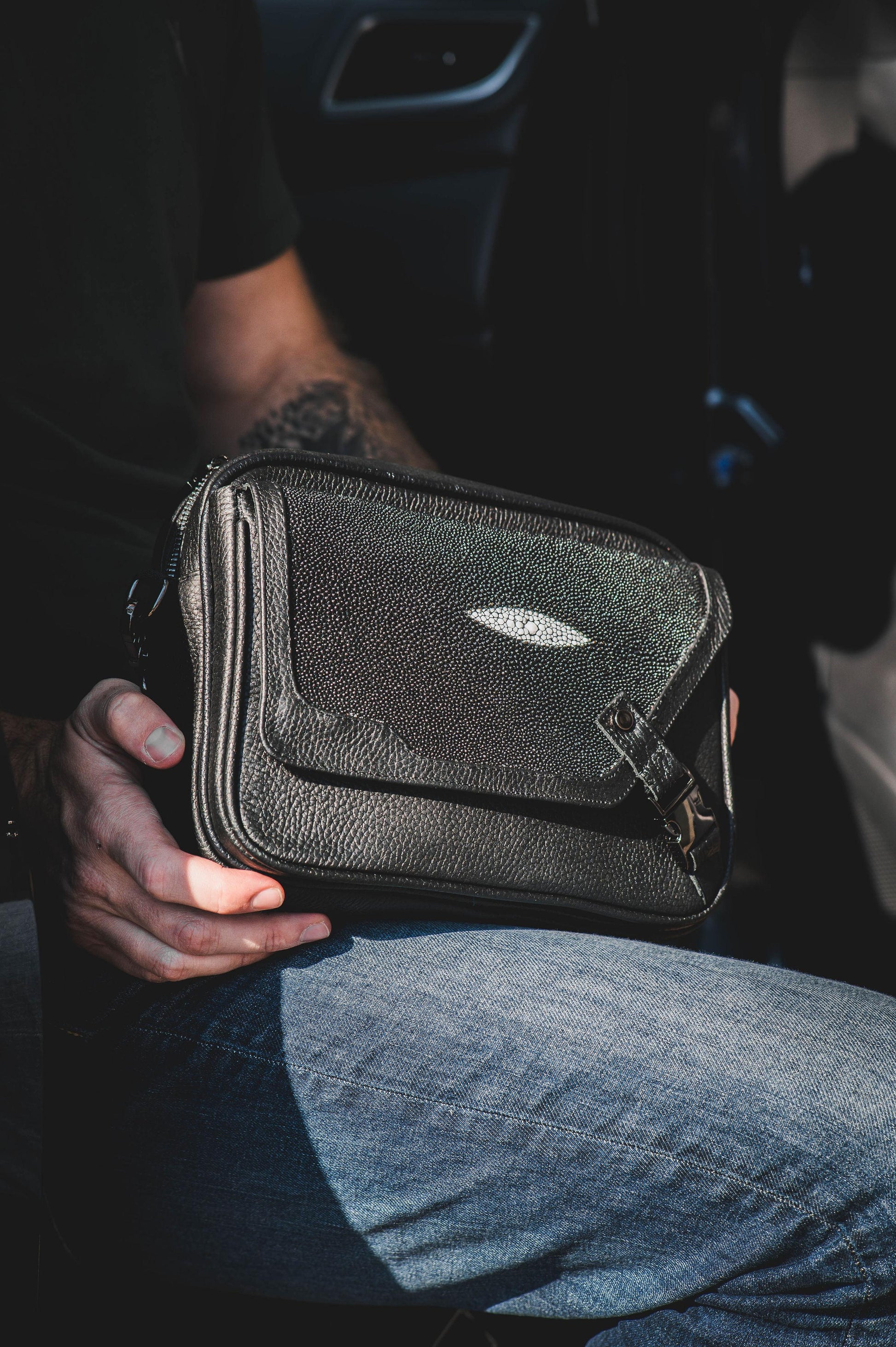 Bandolera De Mantarraya Modelo Praga