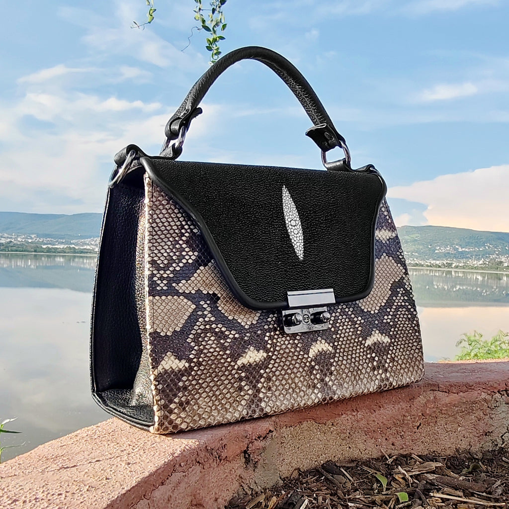 Bolso De Mantarraya Con Pitón Modelo Fátima
