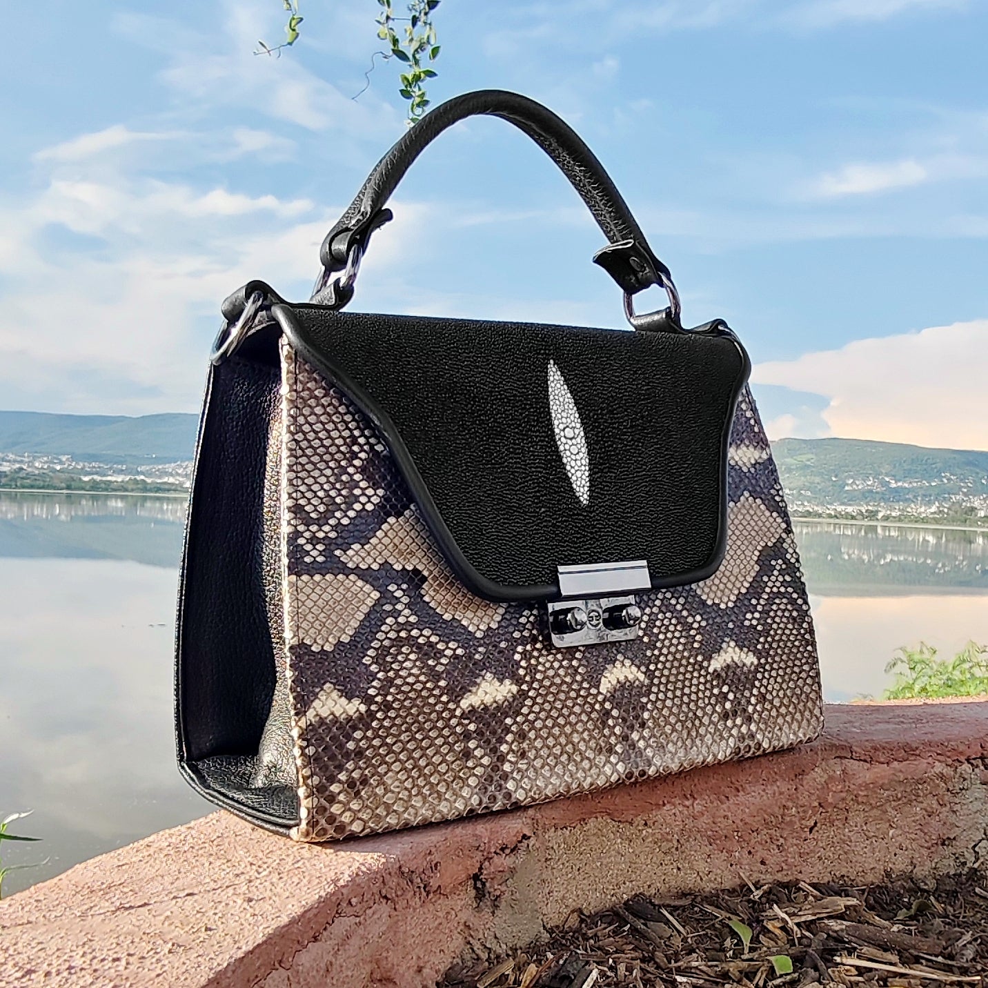 Bolso De Mantarraya Con Pitón Modelo Fátima